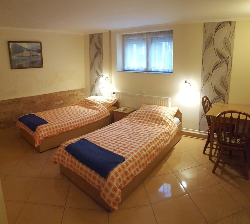 Bed and Breakfast Harsfavirag Vendeghaz Pápa Exterior foto