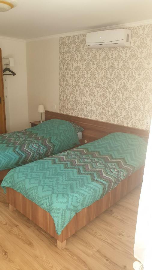 Bed and Breakfast Harsfavirag Vendeghaz Pápa Exterior foto